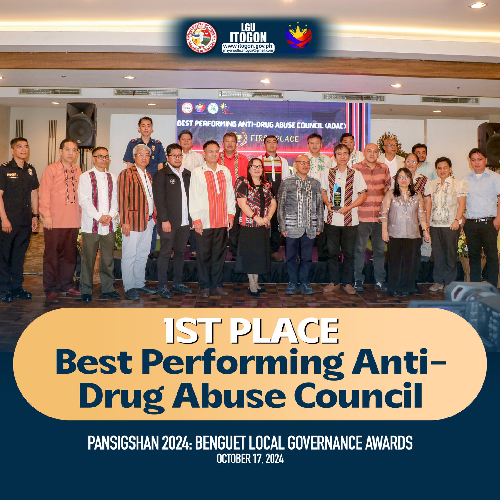 Itogon Bags Award from DILG